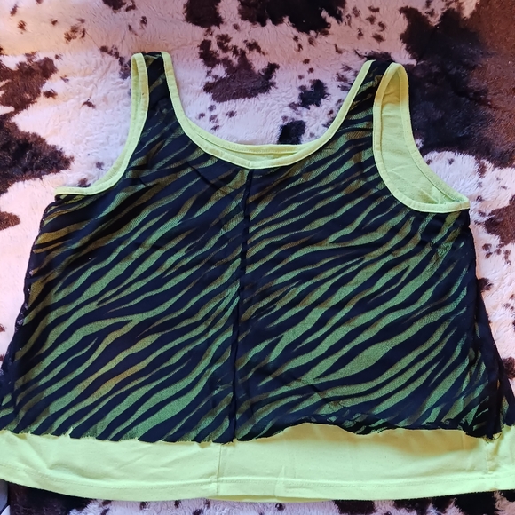 Set of 2 Vintage Tank Tops Size M Juniors - Picture 3 of 12